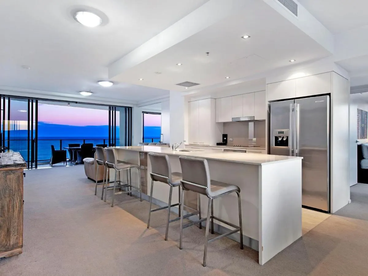 Private Rooftop Spa Penthouse Apartment - Sierra Grand - Coasthm Gold Coast
