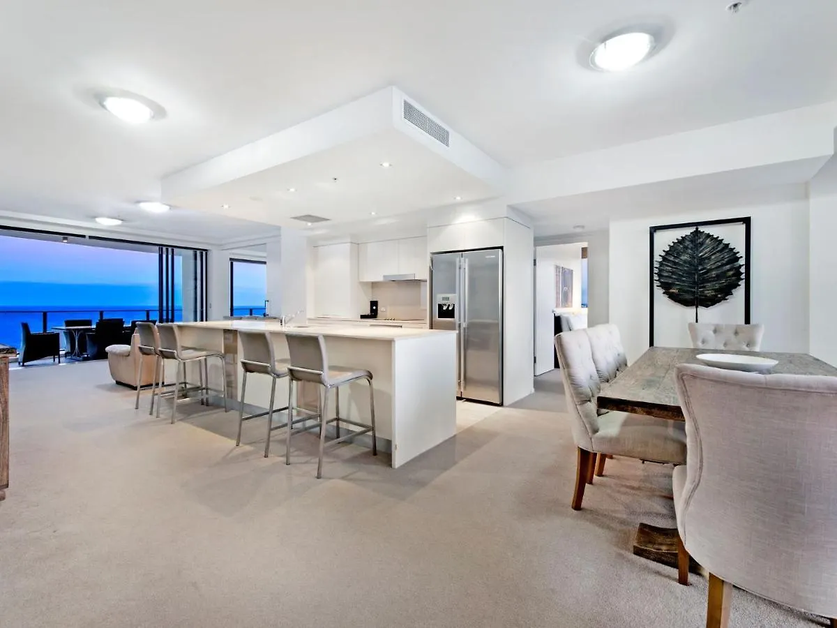 Private Rooftop Spa Penthouse Apartment - Sierra Grand - Coasthm Gold Coast